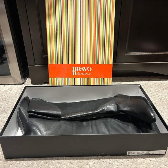 Browns tall blk leather boots brand new never worn sz8.5 zipper in back - Picture 3 of 12